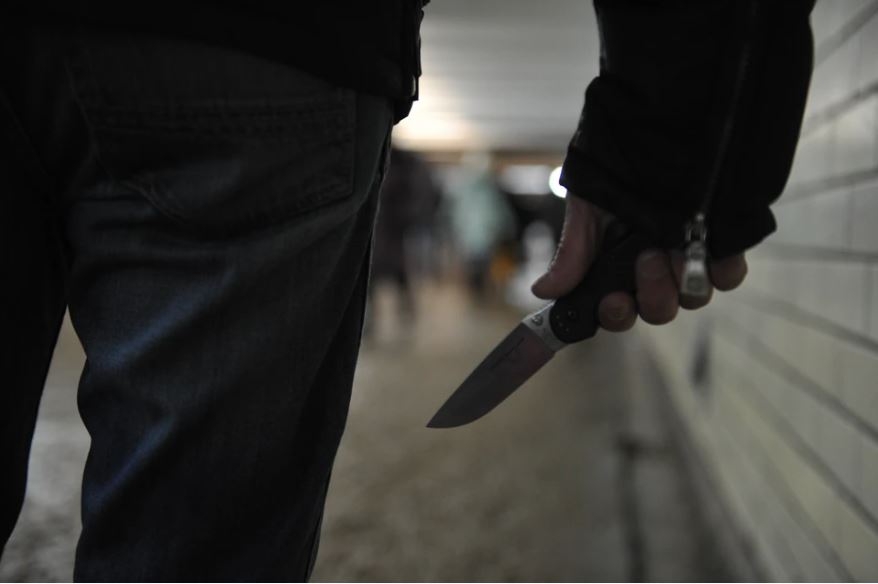 28-летний парень пырнул ножом своего 57-летнего отца