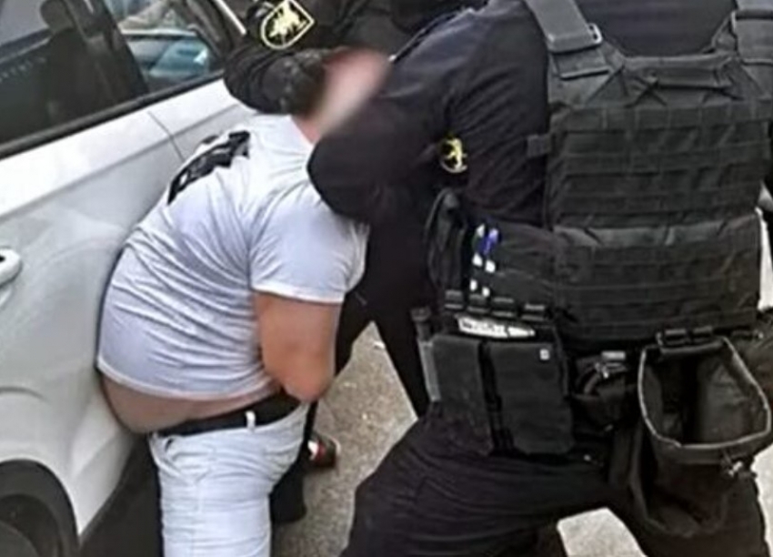 42-летний педофил заставлял детей принимать наркоту, а после насиловал их