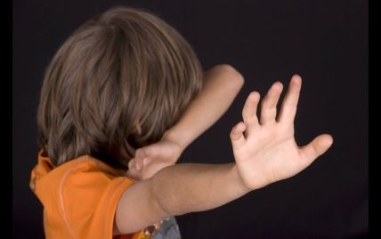 Трое подонков изнасиловали 9-летнего мальчика