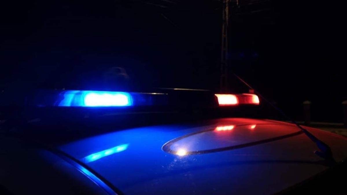 В Дондюшанах парень вступился за мать в женской драке и получил два удара ножом