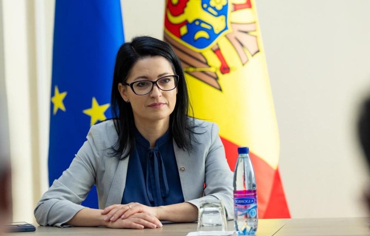 Число получателей компенсаций сократилось из-за строгой проверки документов — министр труда