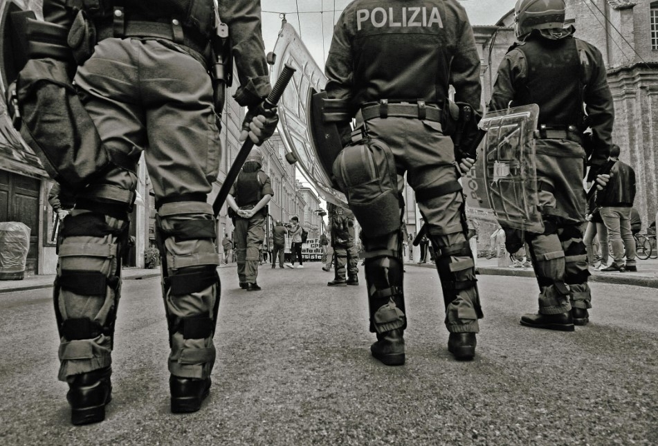 Интерпол задержал гражданку Молдовы в Италии по делу о торговле людьми