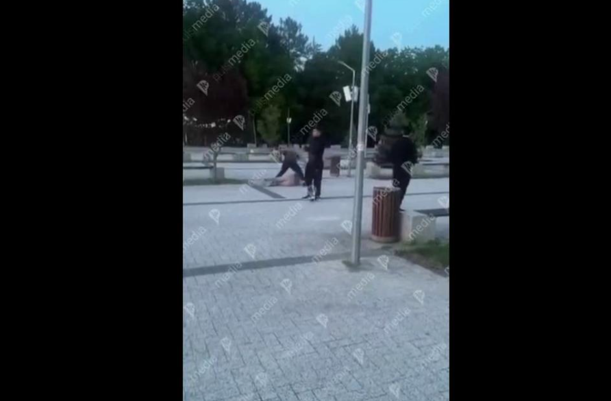 Молодой мужчина госпитализирован после избиения в парке в Кишинёве: сообщается о конфликте из-за денег