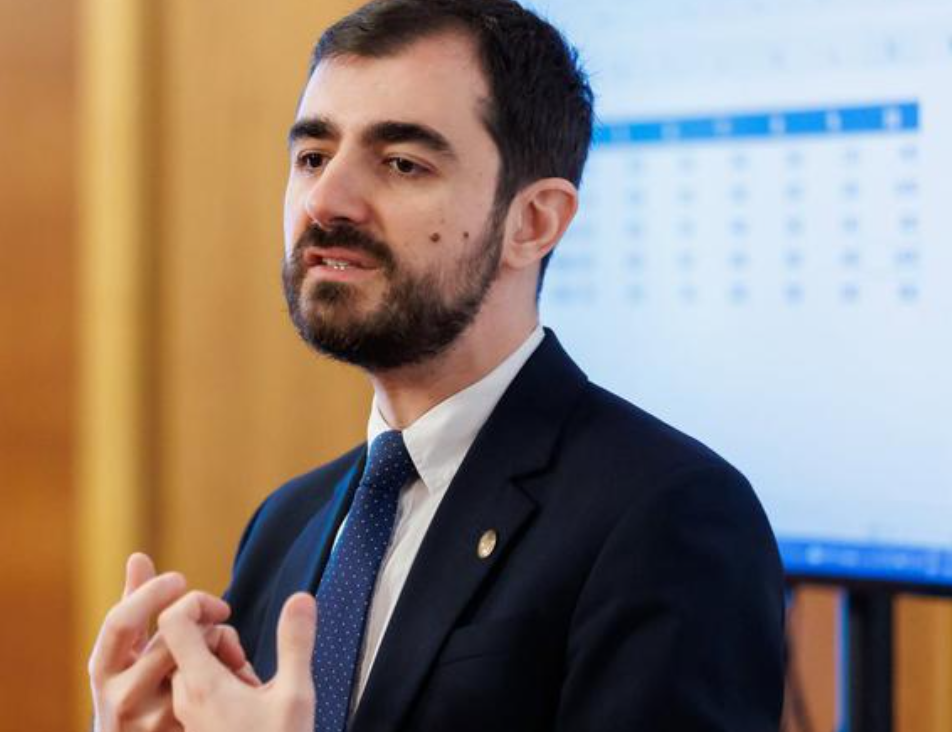 Румынский депутат возглавил Минэкономики Молдовы сразу после получения гражданства